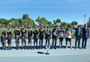 La letra E resultó ganadora en el Torneo de Fútbol de la Semana de Aniversarios